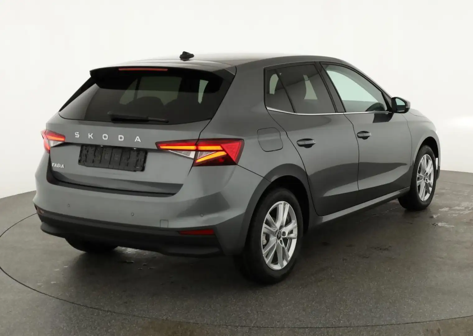 Skoda Fabia Selection 1.0 TSI DSG 130 Jahre, LED, Kamera, A... Grau - 2