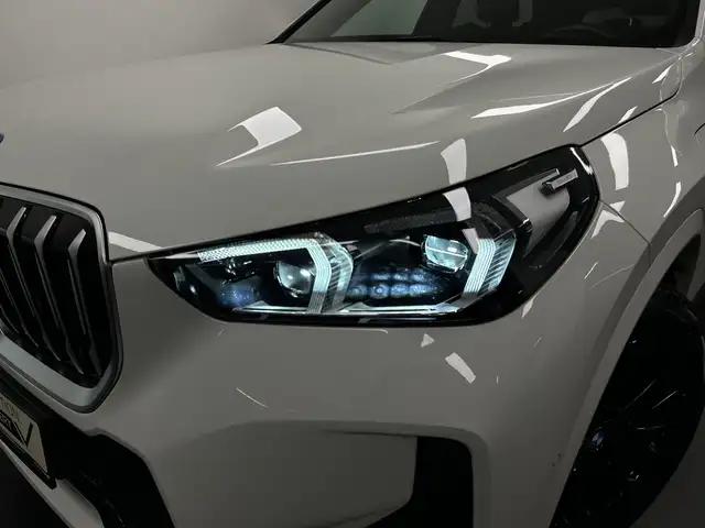 BMW X1 view 8