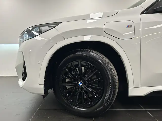 BMW X1 view 9