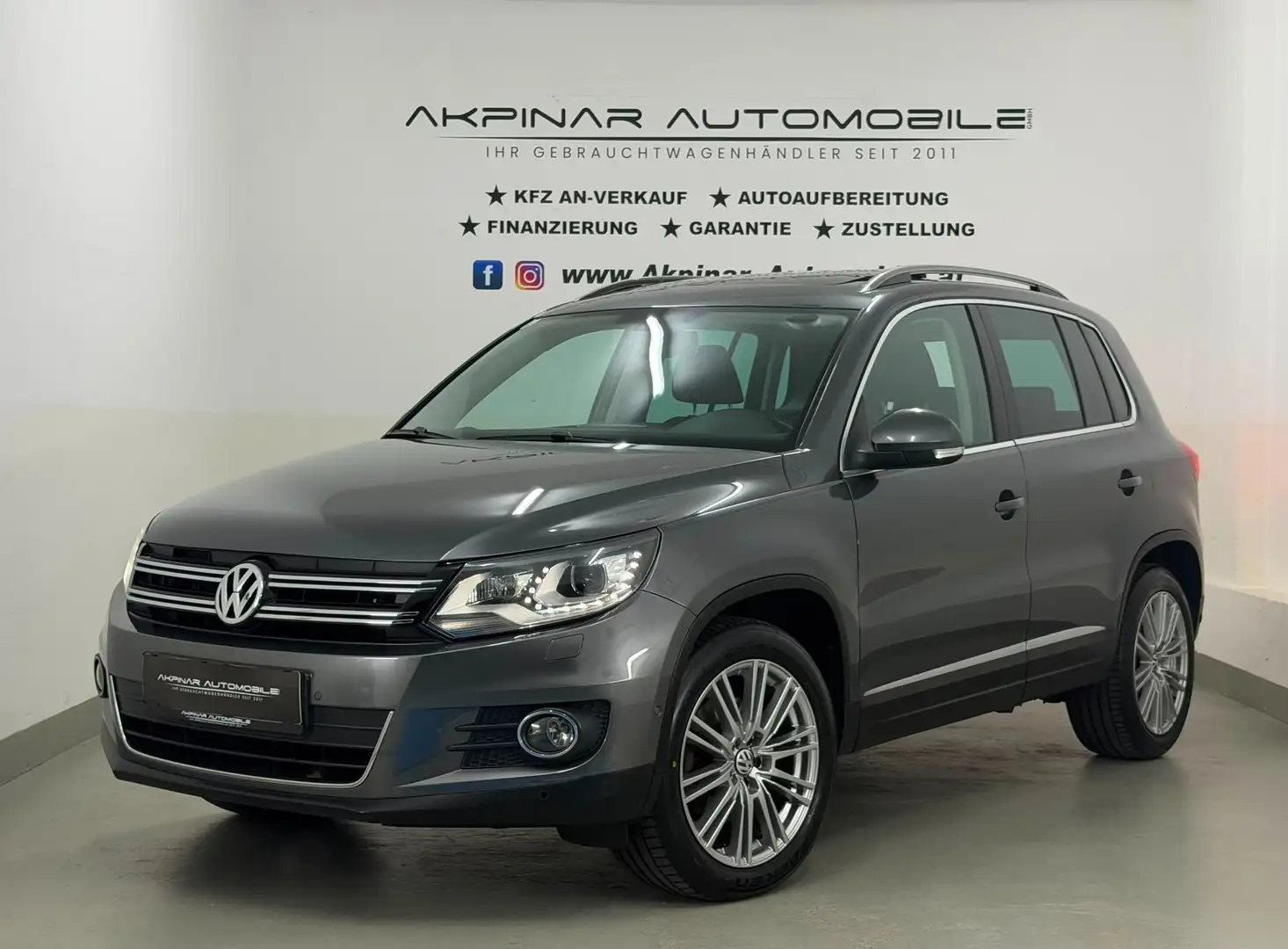 Volkswagen Tiguan 2,0 TDI BMT 4Motion Sky XENON - AHK - PANO Grau - 1