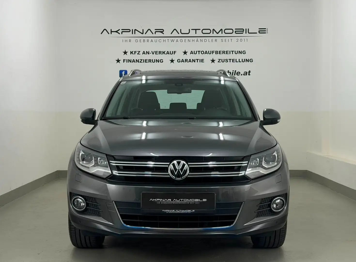 Volkswagen Tiguan 2,0 TDI BMT 4Motion Sky XENON - AHK - PANO Grau - 2