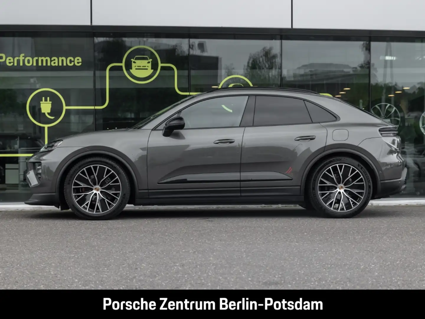 Porsche Macan 4 Luftfederung Panorama LED-Matrix BOSE Grün - 2