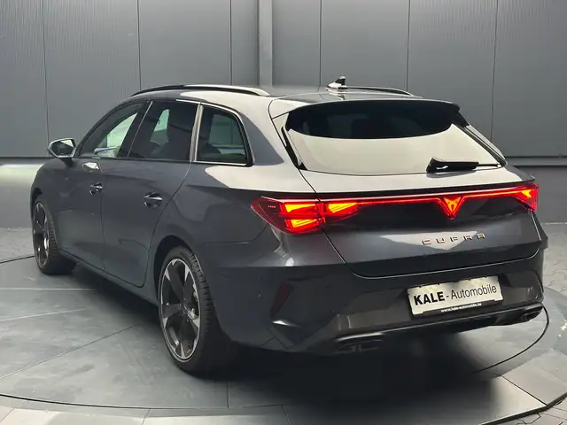 Cupra Leon view 3