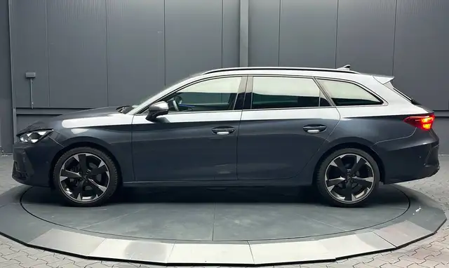 Cupra Leon view 2