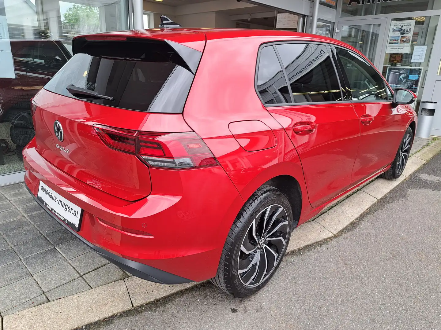 Volkswagen Golf Life TSI Rot - 2