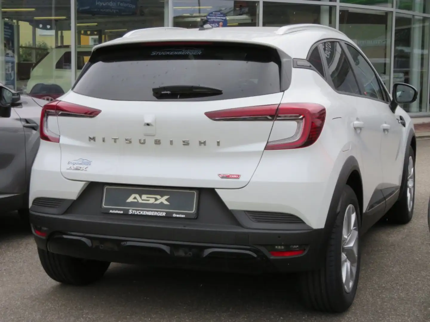 Mitsubishi ASX 1,8 HEV YUKI Invite S+C AT 26 Weiß - 2