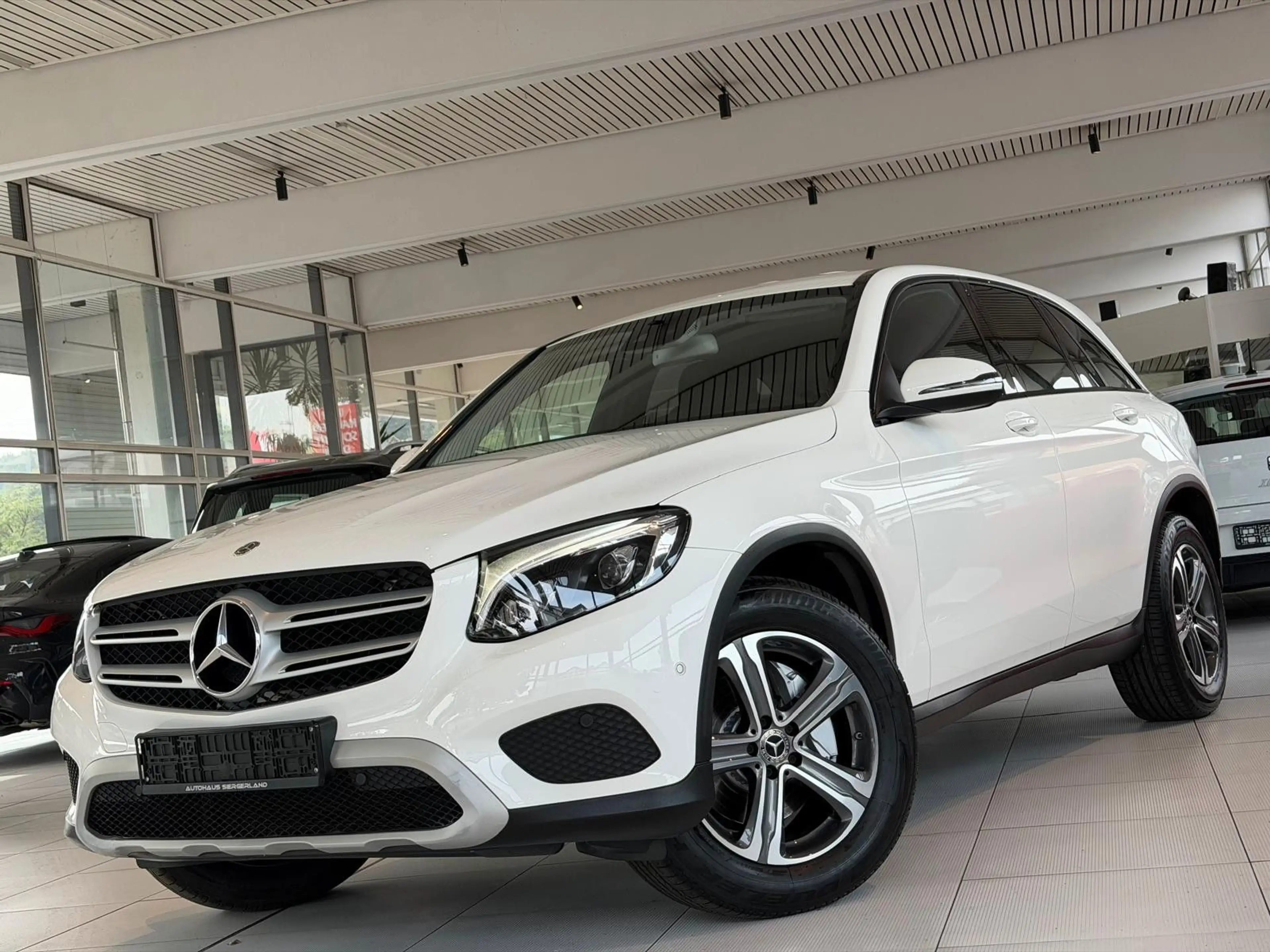 Mercedes-Benz GLC 250 4Matic/PDC/AHK/NAVI/