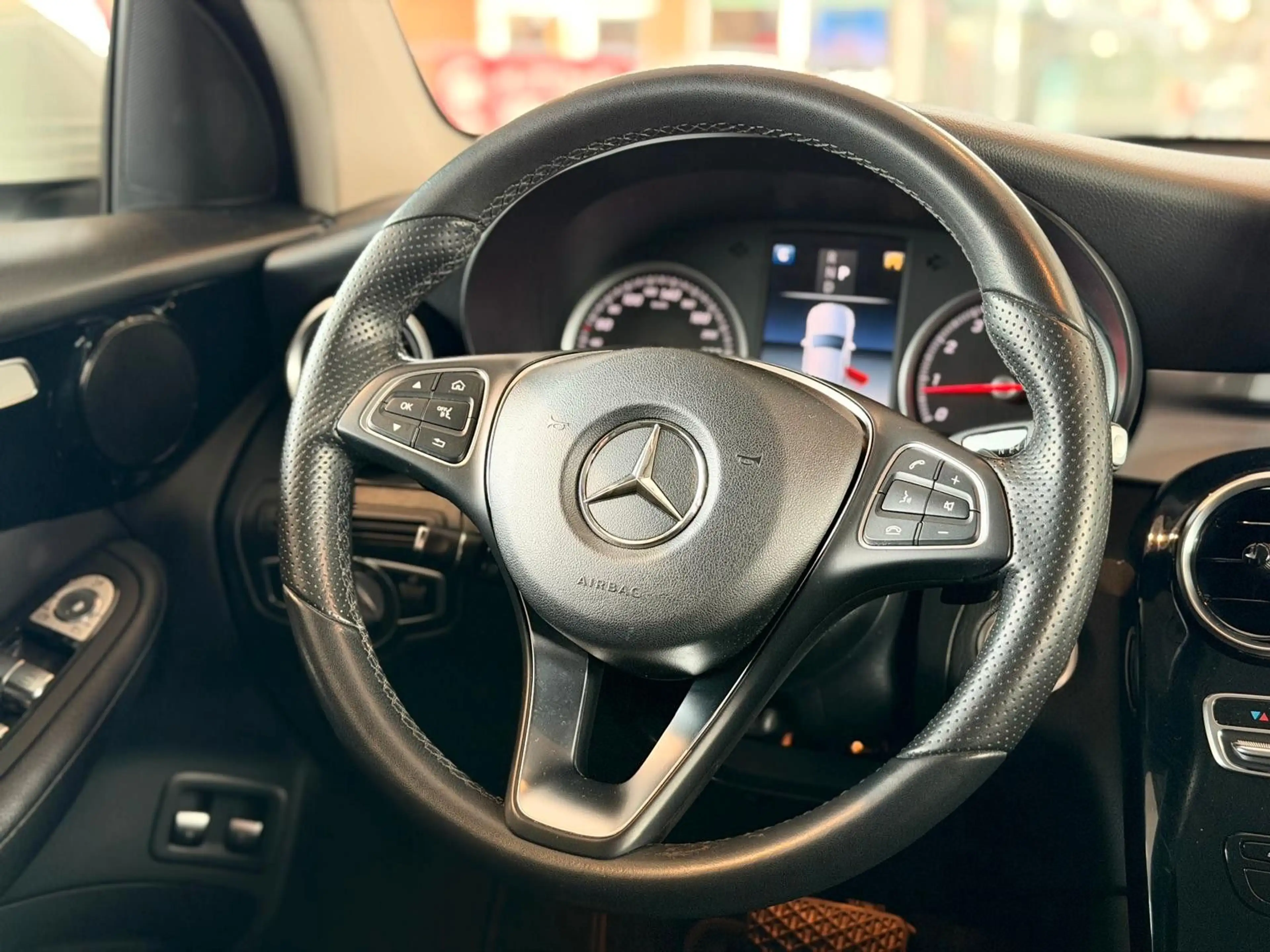 Mercedes-Benz GLC 250 4Matic/PDC/AHK/NAVI/ — photo 12
