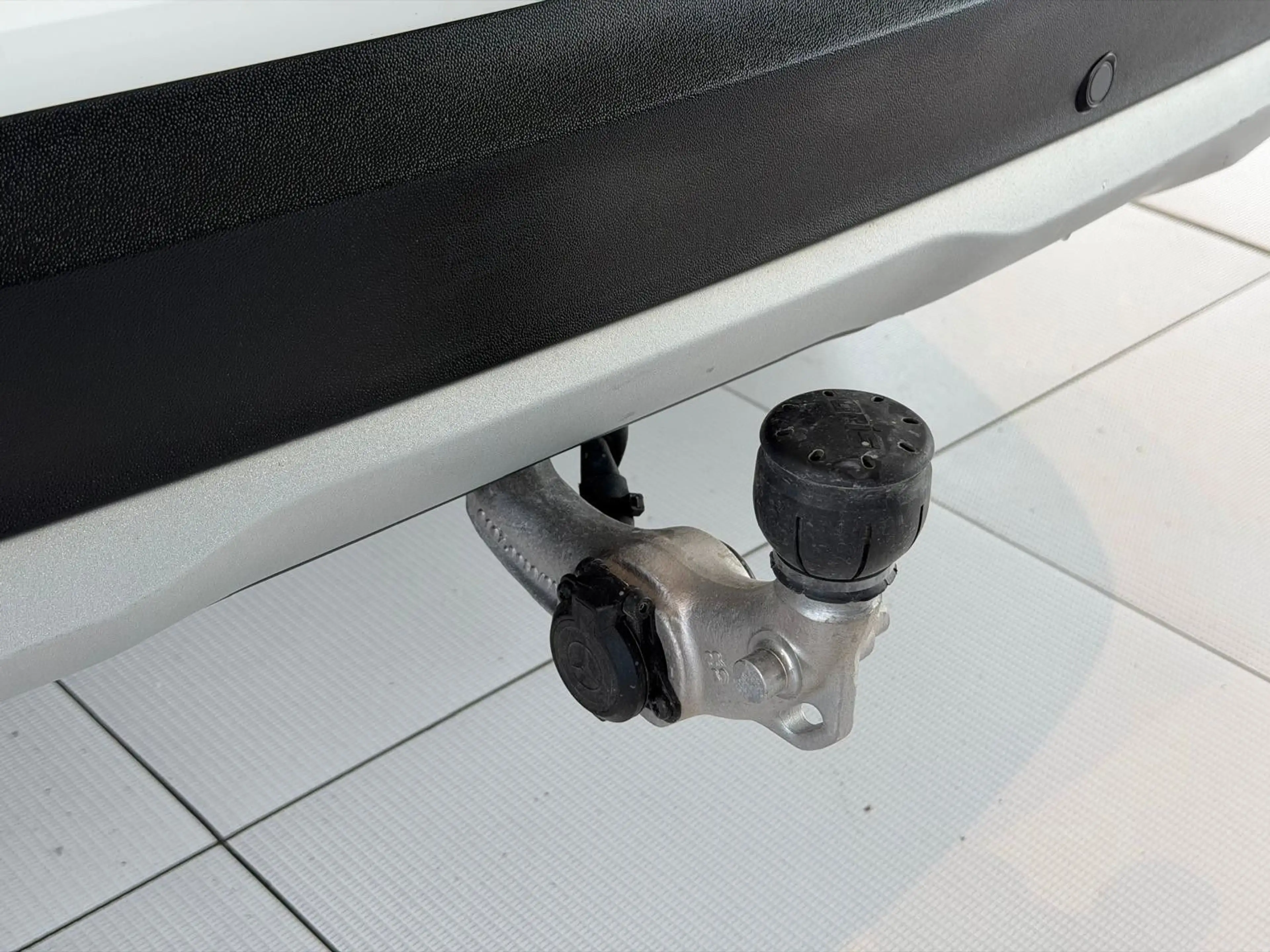 Mercedes-Benz GLC 250 4Matic/PDC/AHK/NAVI/ — photo 9