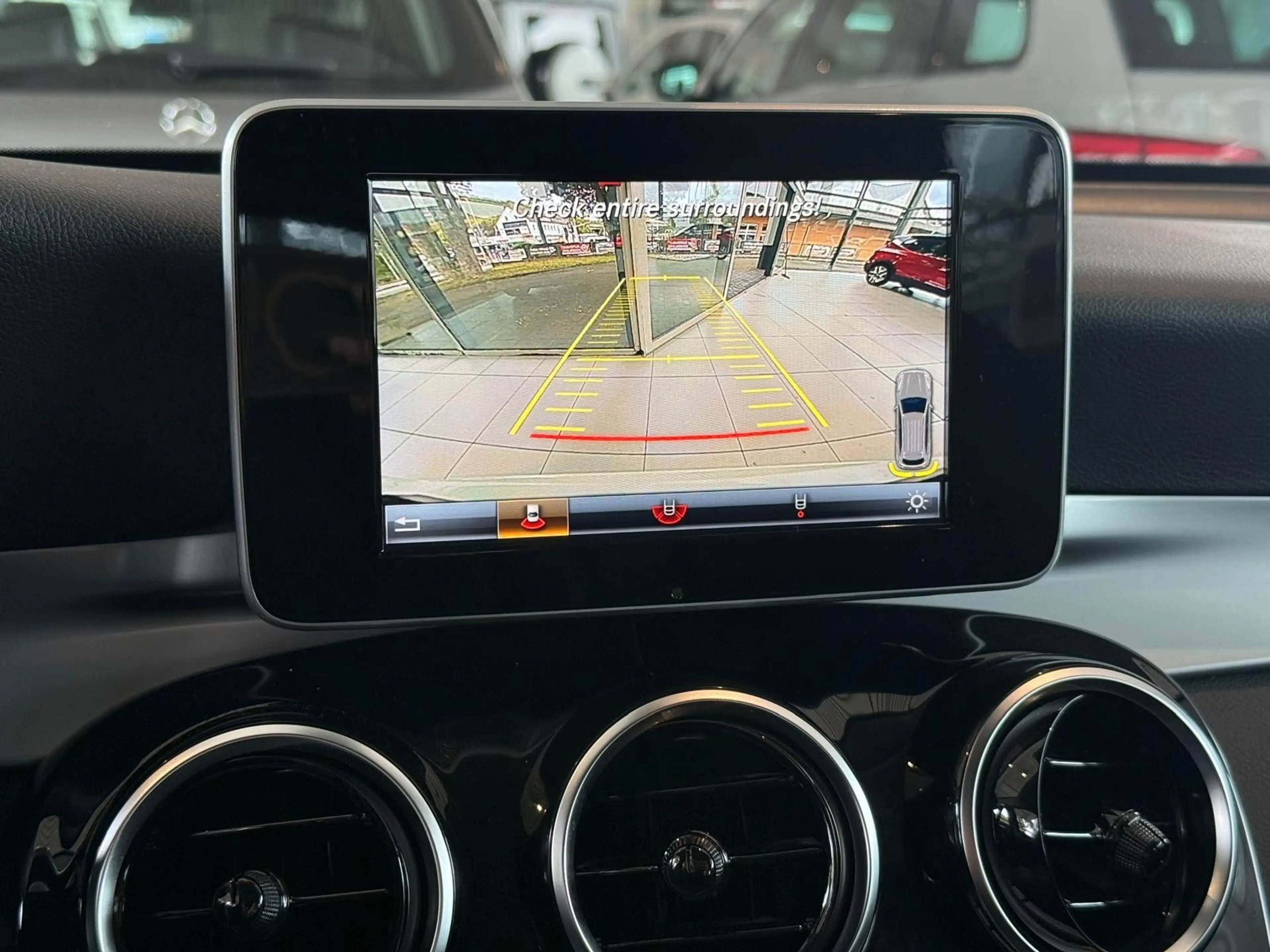 Mercedes-Benz GLC 250 4Matic/PDC/AHK/NAVI/ — photo 14
