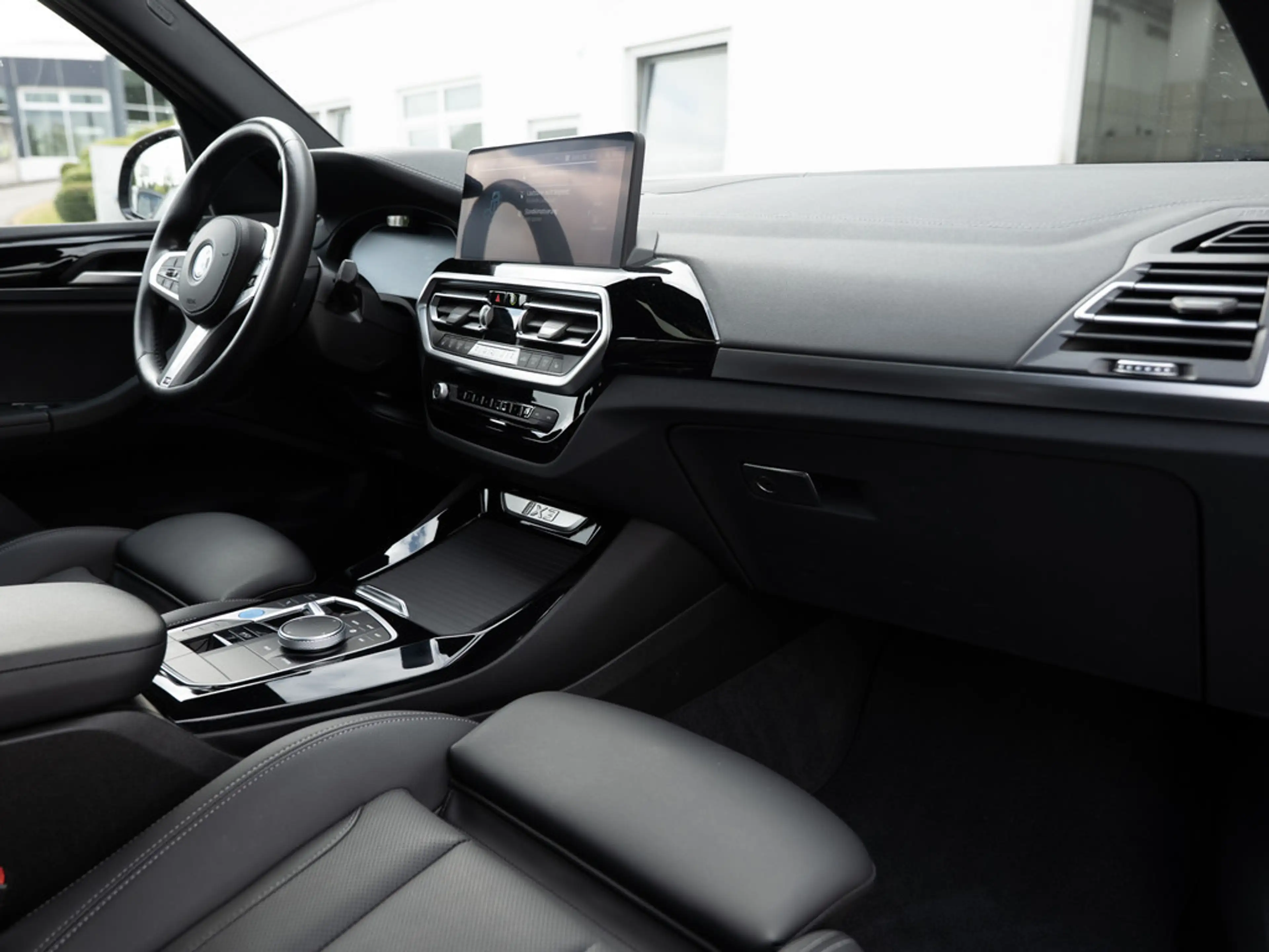BMW X3 Inspiring PANO AHK LED ACC W-LAN NAVI SHZ — photo 9