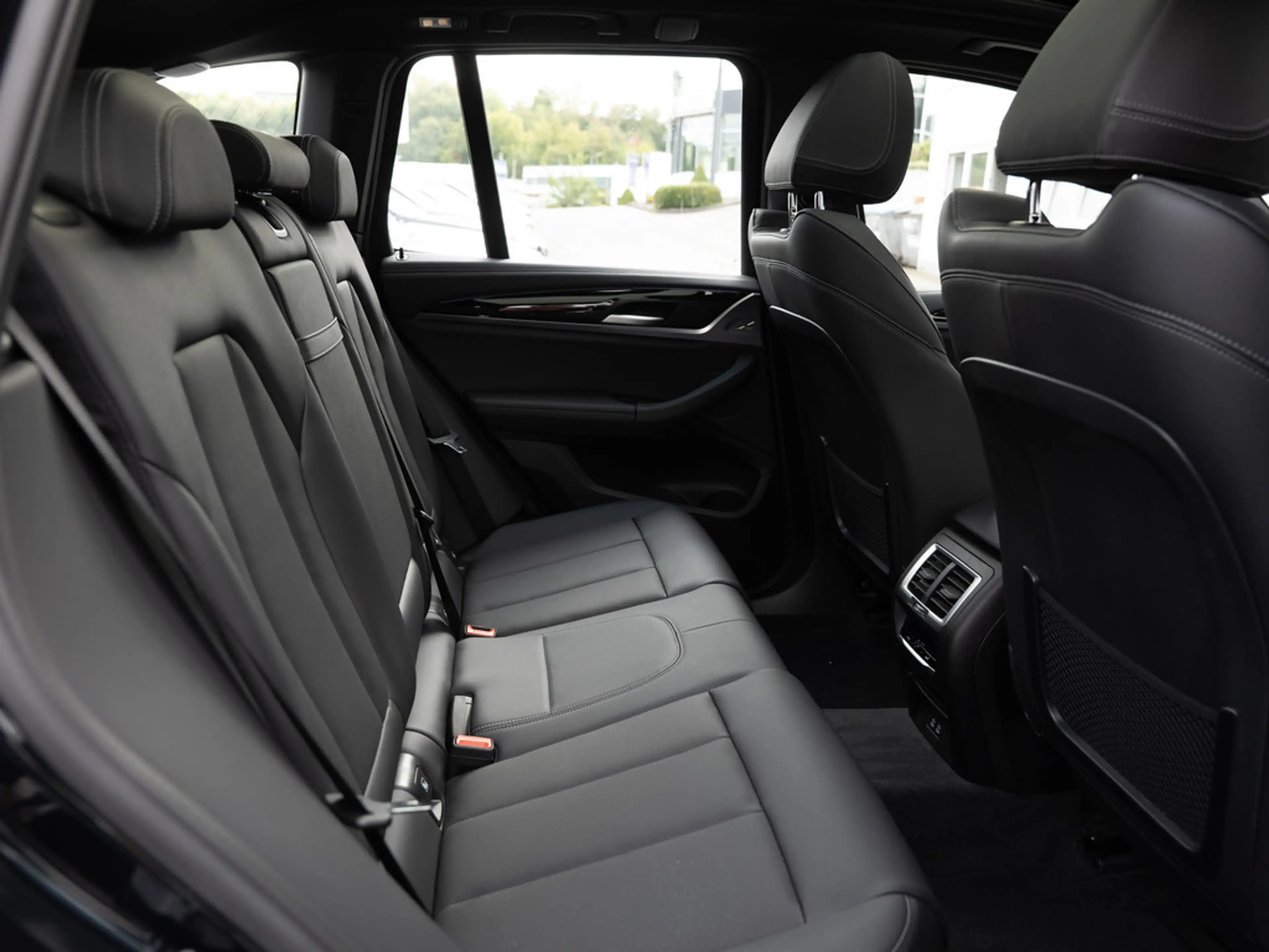 BMW X3 Inspiring PANO AHK LED ACC W-LAN NAVI SHZ — photo 10