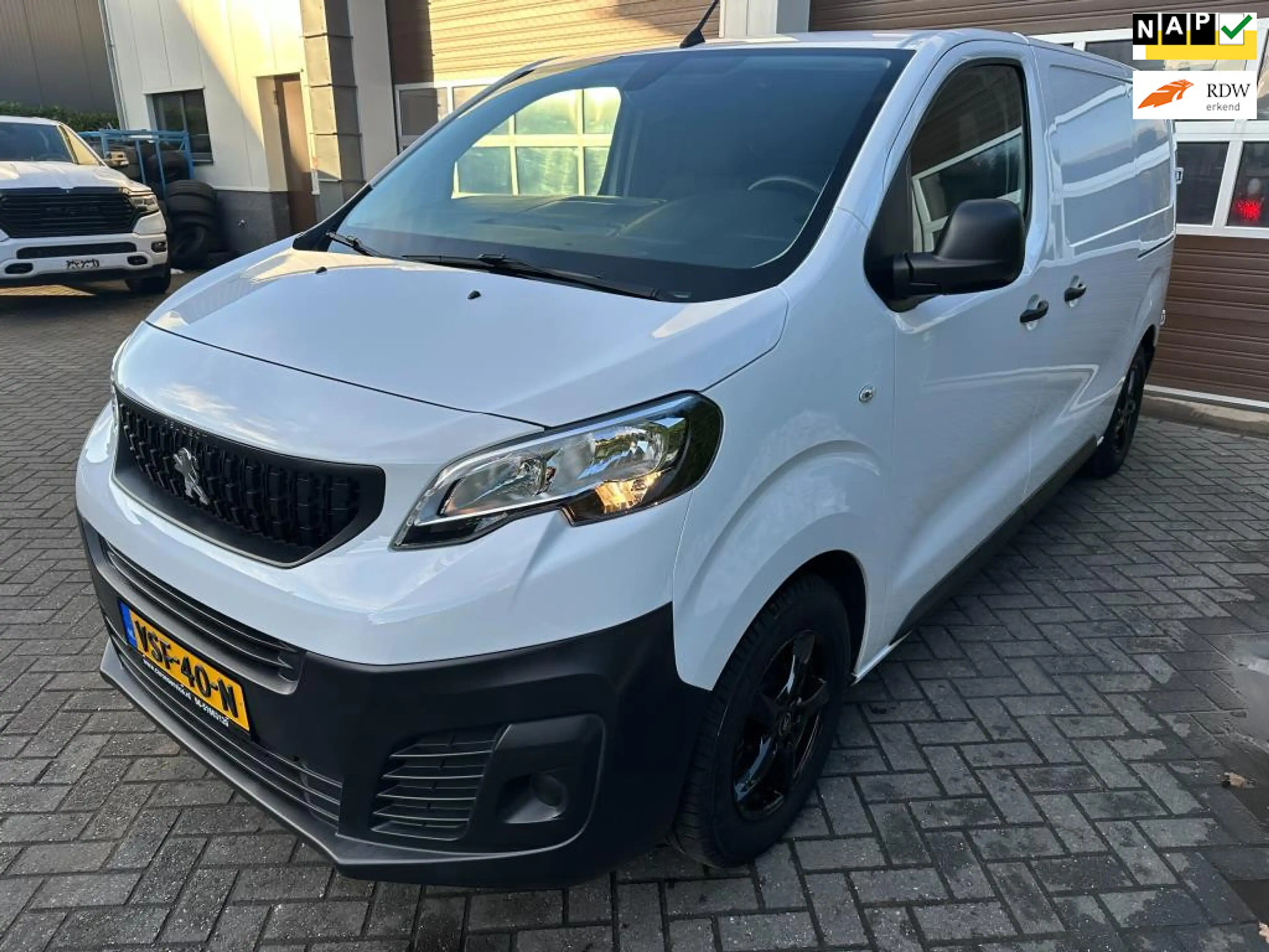 Peugeot Expert 1.5 BlueHDI 120 Standard Premium 2 schuifdeuren Tr
