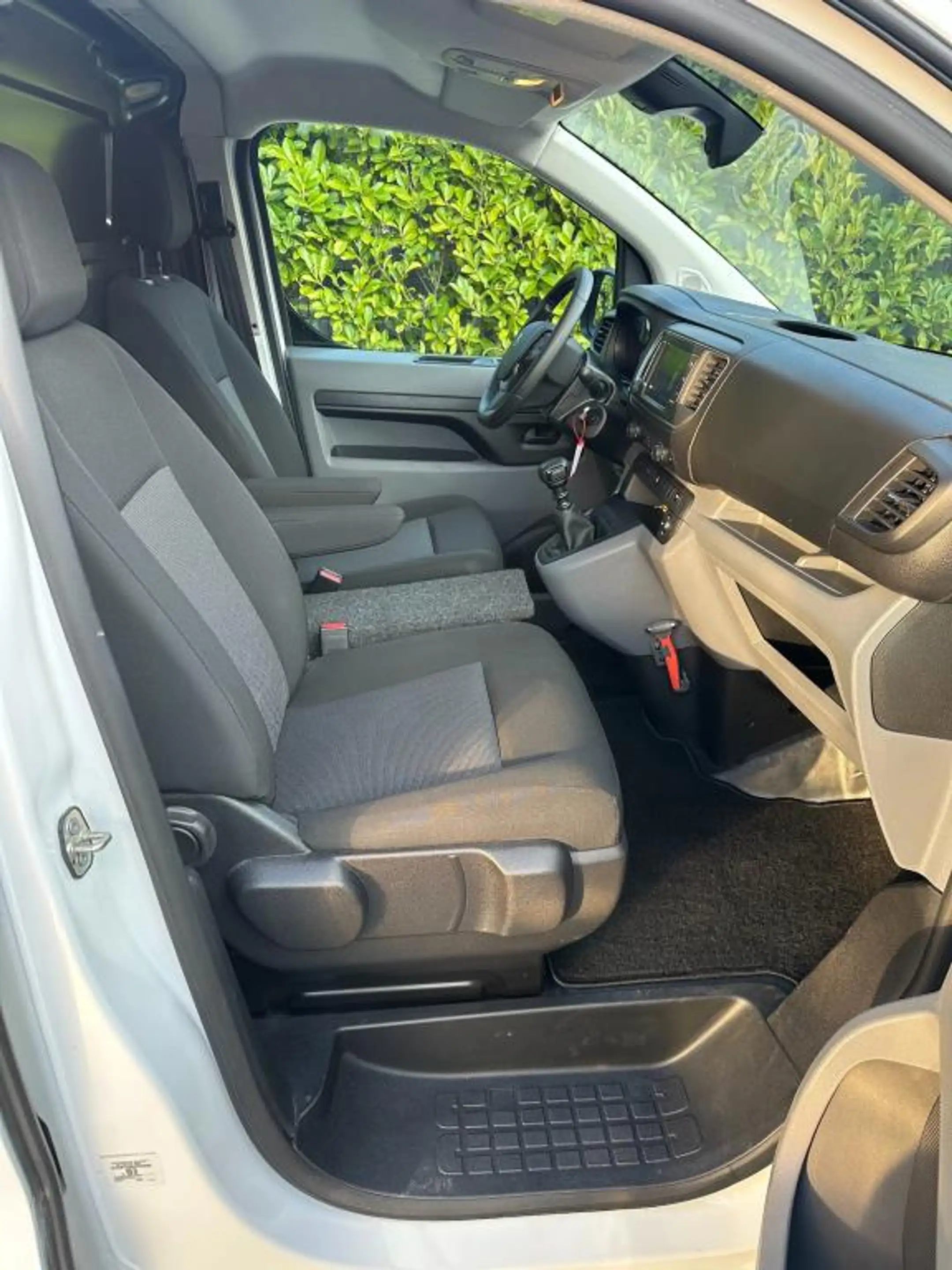 Peugeot Expert 1.5 BlueHDI 120 Standard Premium 2 schuifdeuren Tr — photo 15