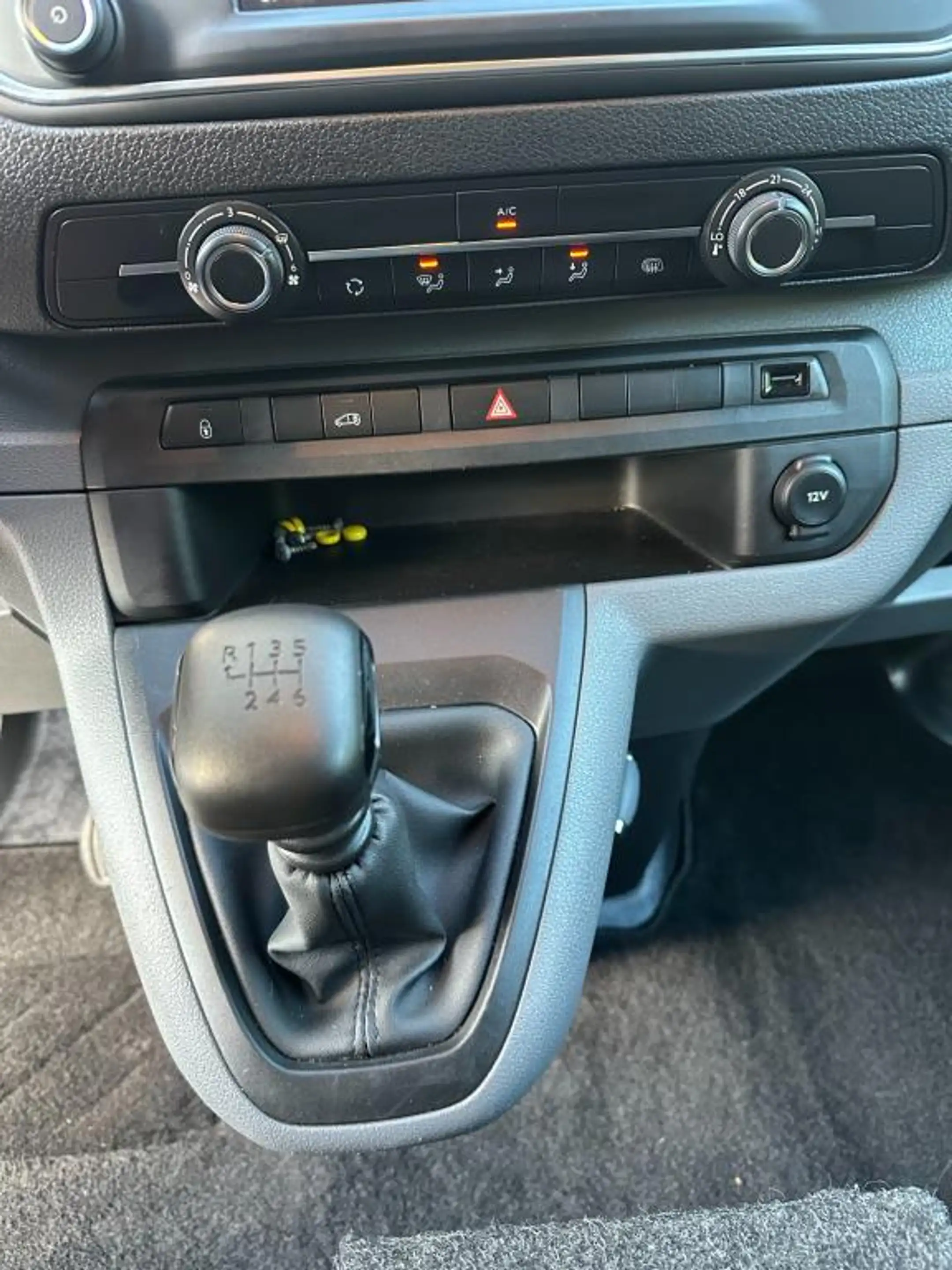 Peugeot Expert 1.5 BlueHDI 120 Standard Premium 2 schuifdeuren Tr — photo 11