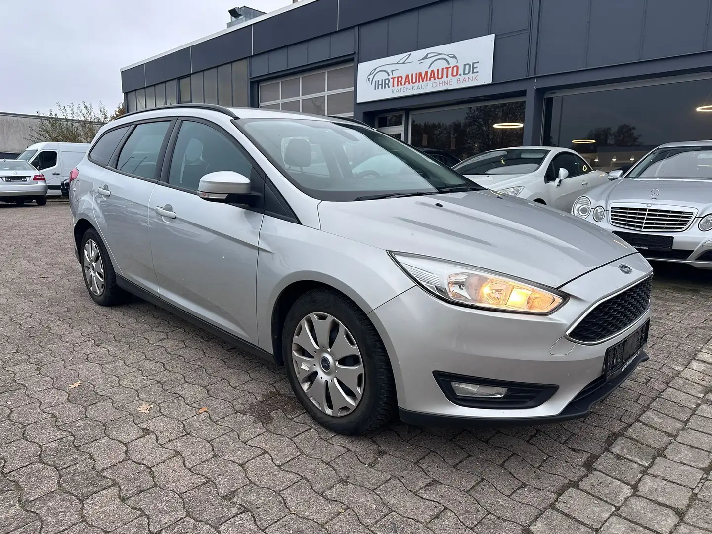 Ford Focus BUSINESS+TÜV NEU+INSP. NEU+ Grijs - 1