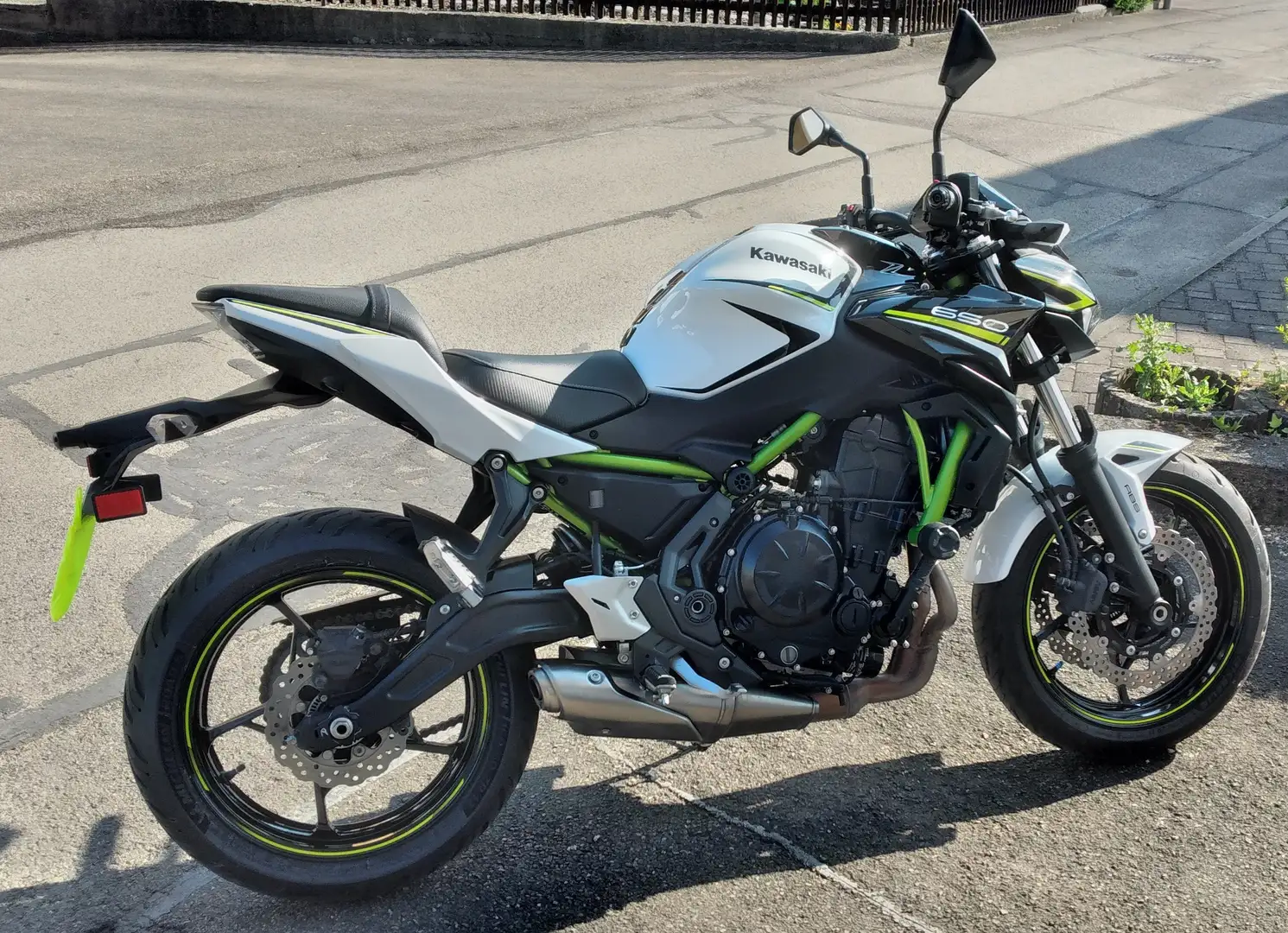 Kawasaki Z 650 Weiß - 2