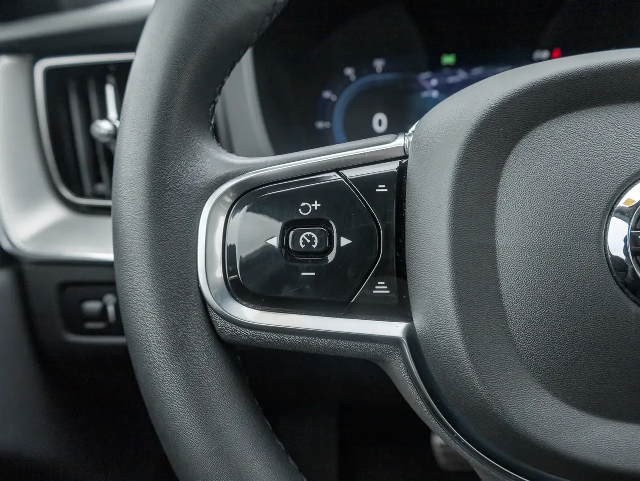 Volvo XC60 снимка Volvo XC60