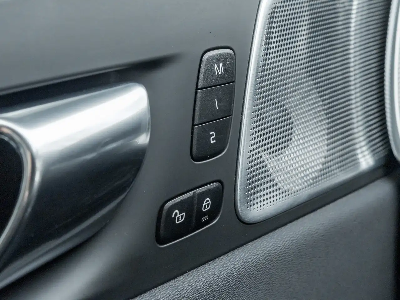 Volvo XC60 снимка Volvo XC60
