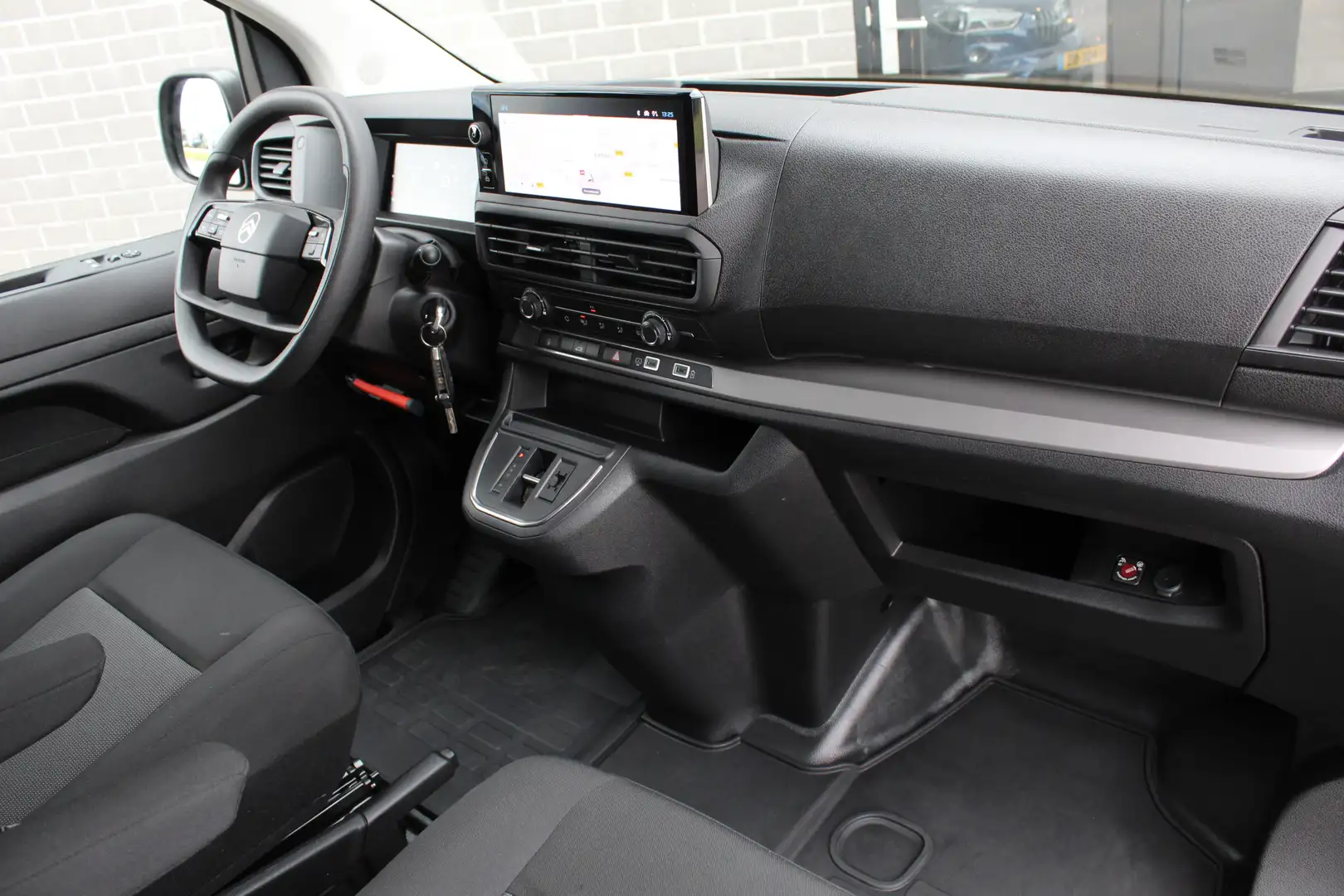 Citroen Jumpy 2.0 BlueHDI 180PK S&S L3 / Carplay / Camera / Auto Zwart - 2