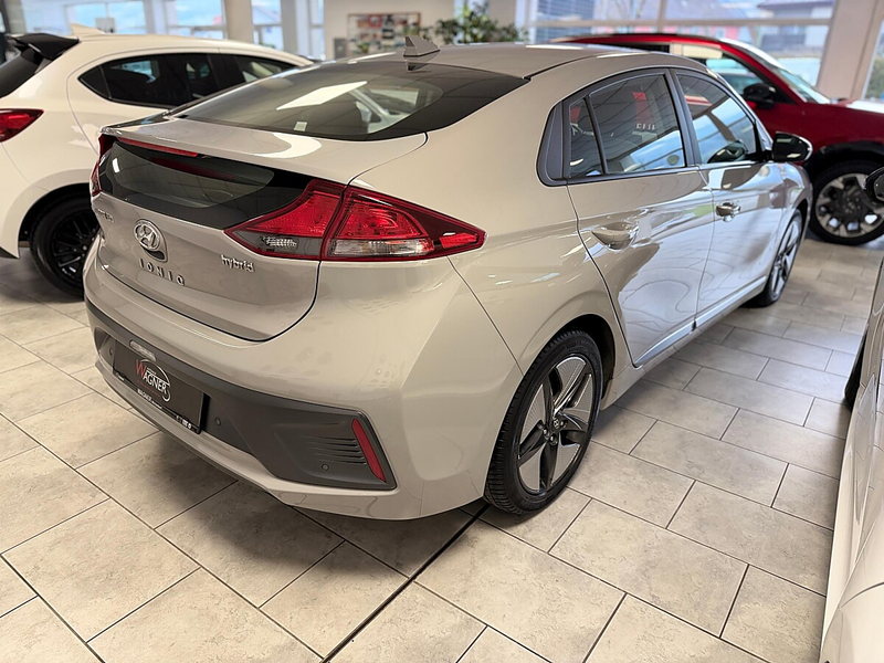 Hyundai IONIQ Ioniq 1,6 GDi Hybrid Edition 30 plus DCT Aut. — photo 2