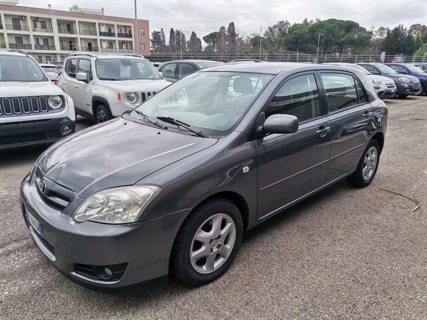 Toyota Corolla 1.4 D-4D M-MT 5 porte Sol ESP Grigio - 1