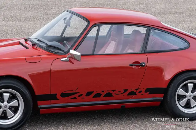 Porsche 911 view 11