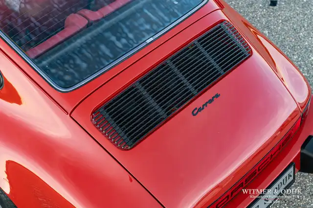Porsche 911 view 14