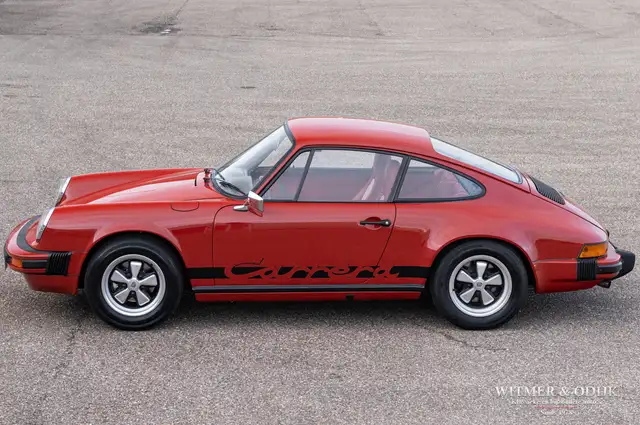 Porsche 911 view 2