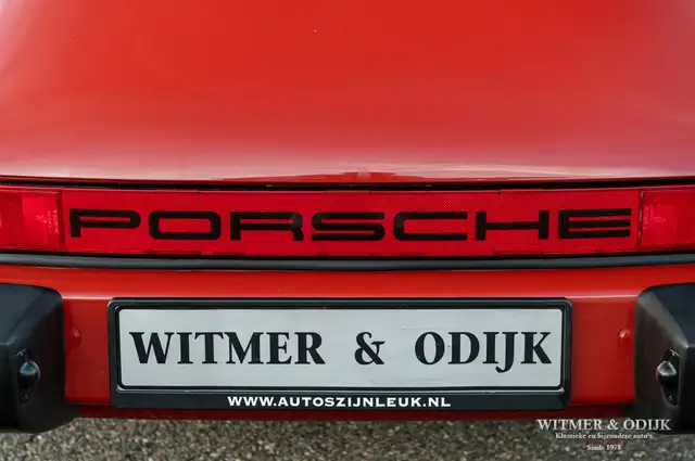 Porsche 911 view 15