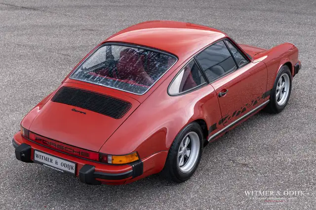 Porsche 911 view 10