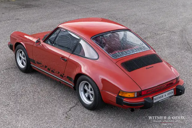 Porsche 911 view 9