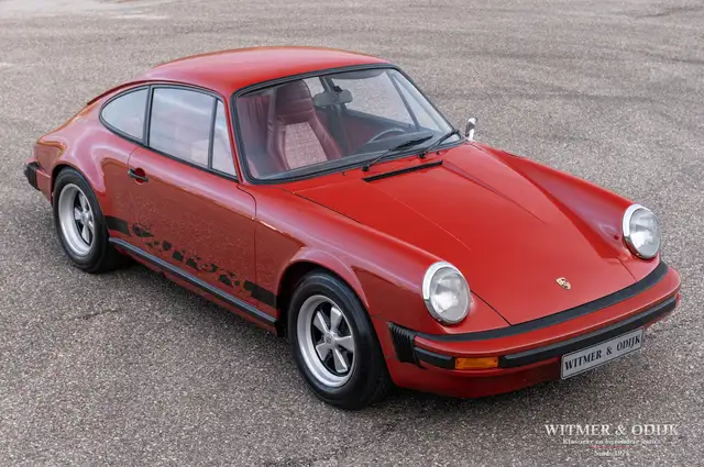 Porsche 911 view 4