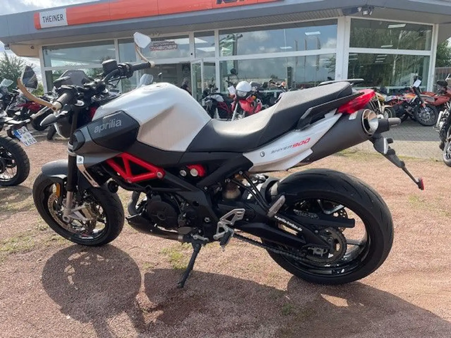 Aprilia Shiver 900 Blanco - 1
