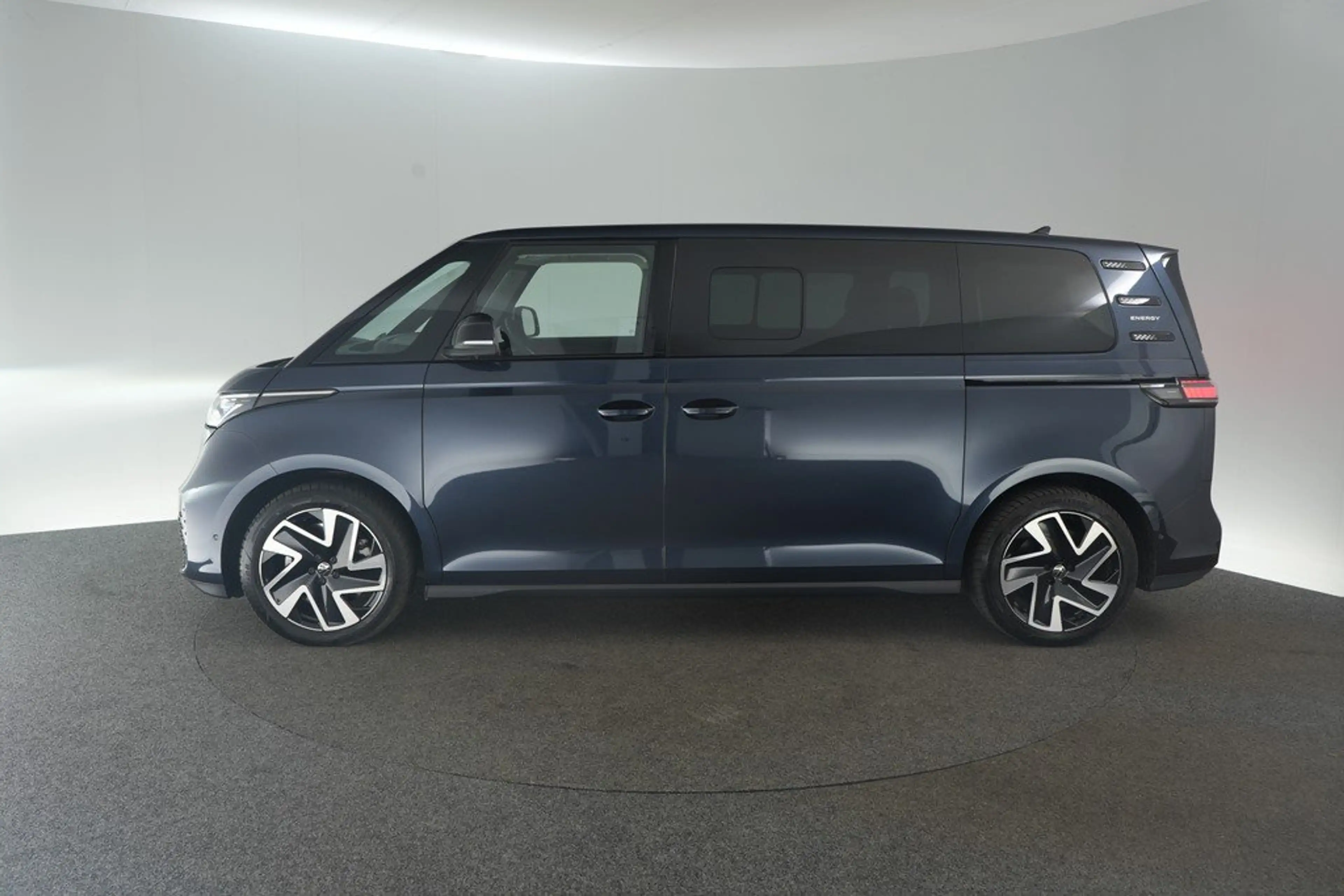 Volkswagen ID. Buzz ID Buzz Pro 210 kW LR Matrix ACC 360° AHK Pano — photo 5