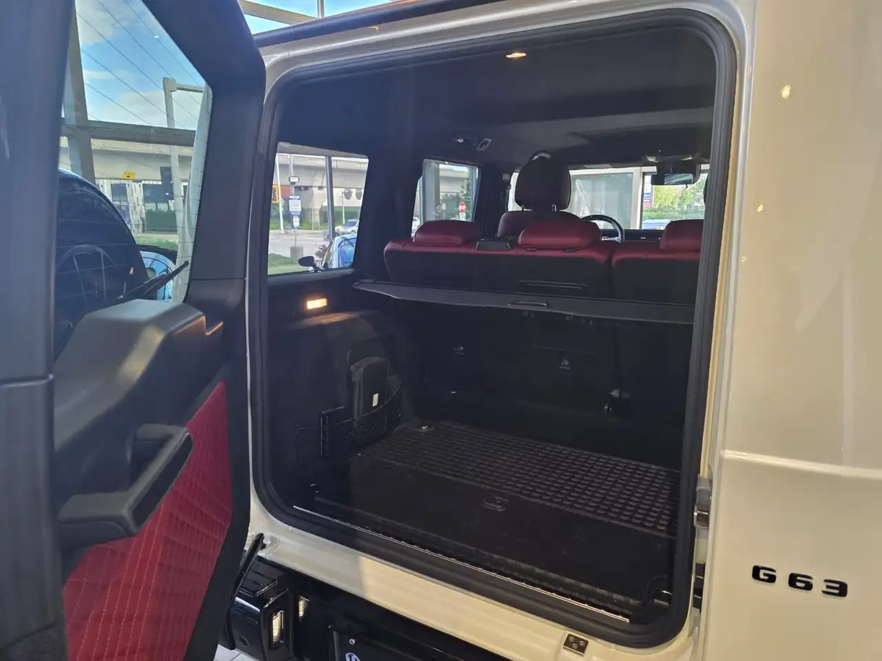 Mercedes-Benz G-Class снимка Mercedes-Benz G-Class