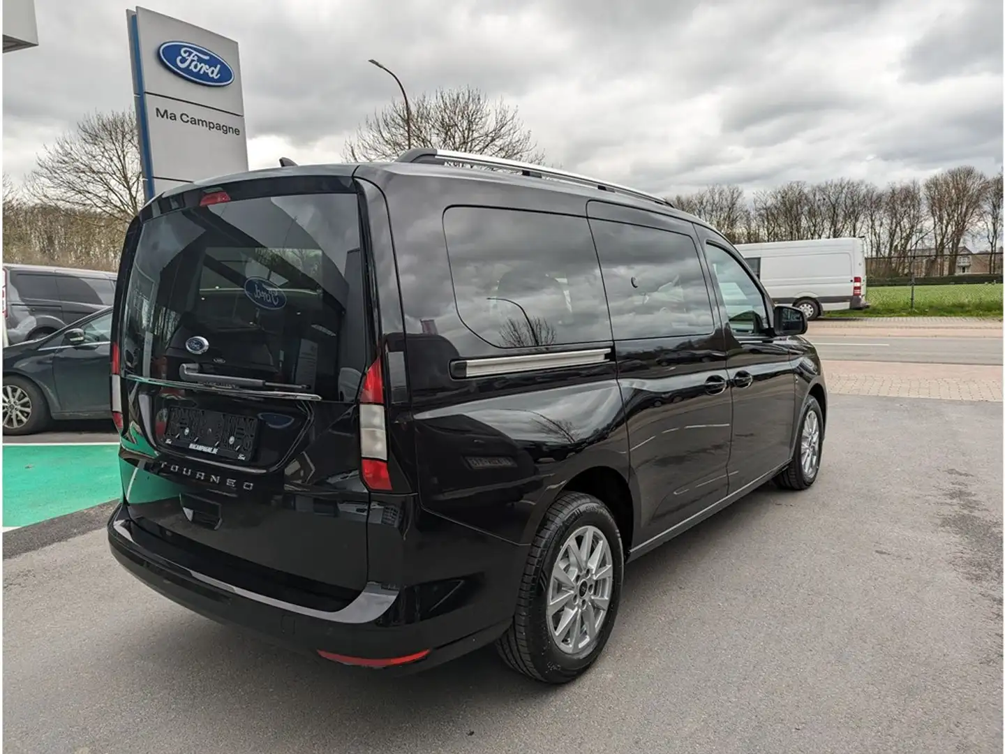 Ford Tourneo Connect Grand Titanium 1.5i Ecoboost 114pk Zwart - 2