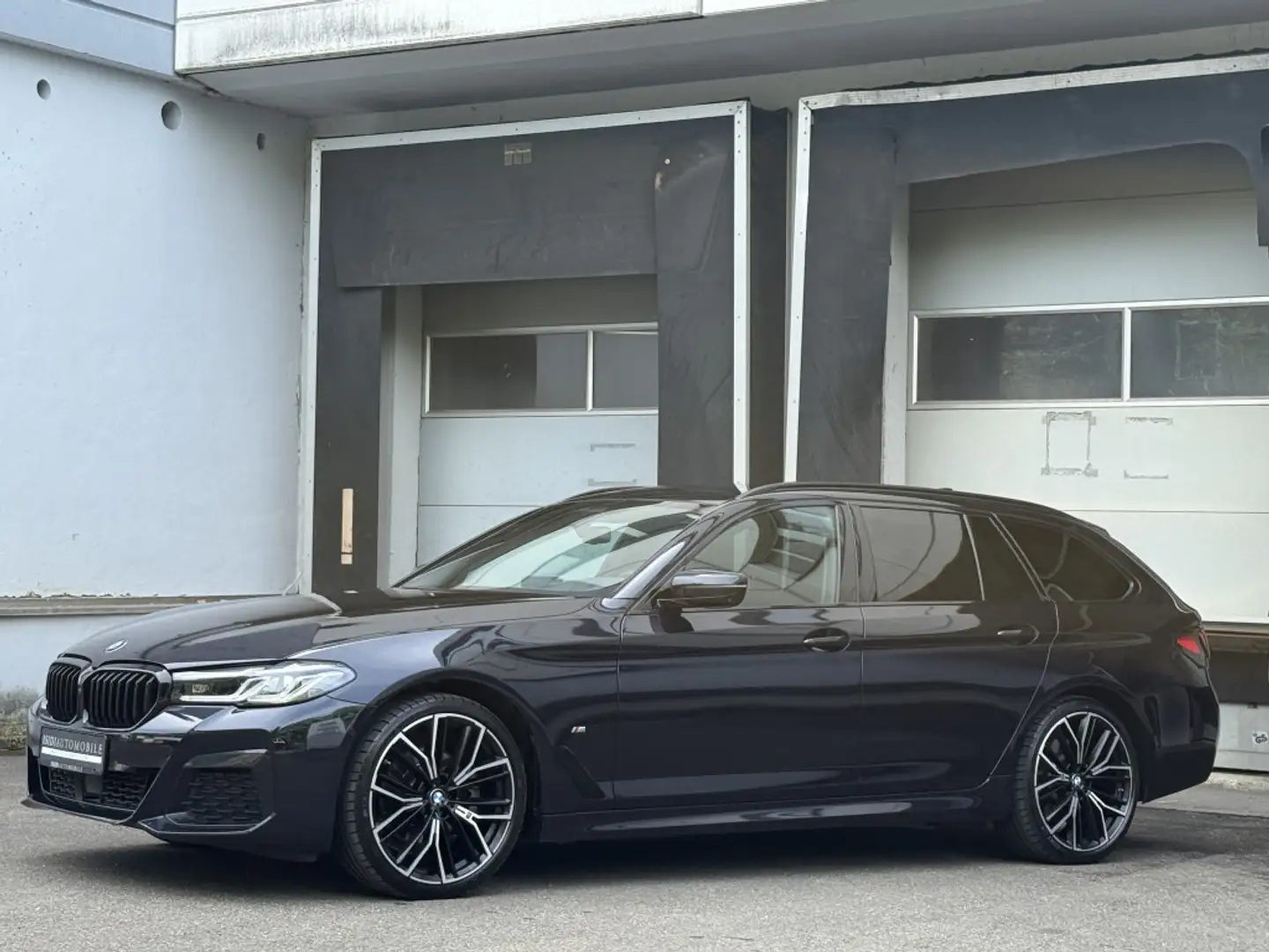 BMW 520 d xDrive M Sport Laser Harm Kard Head-Up AHK Nero - 2