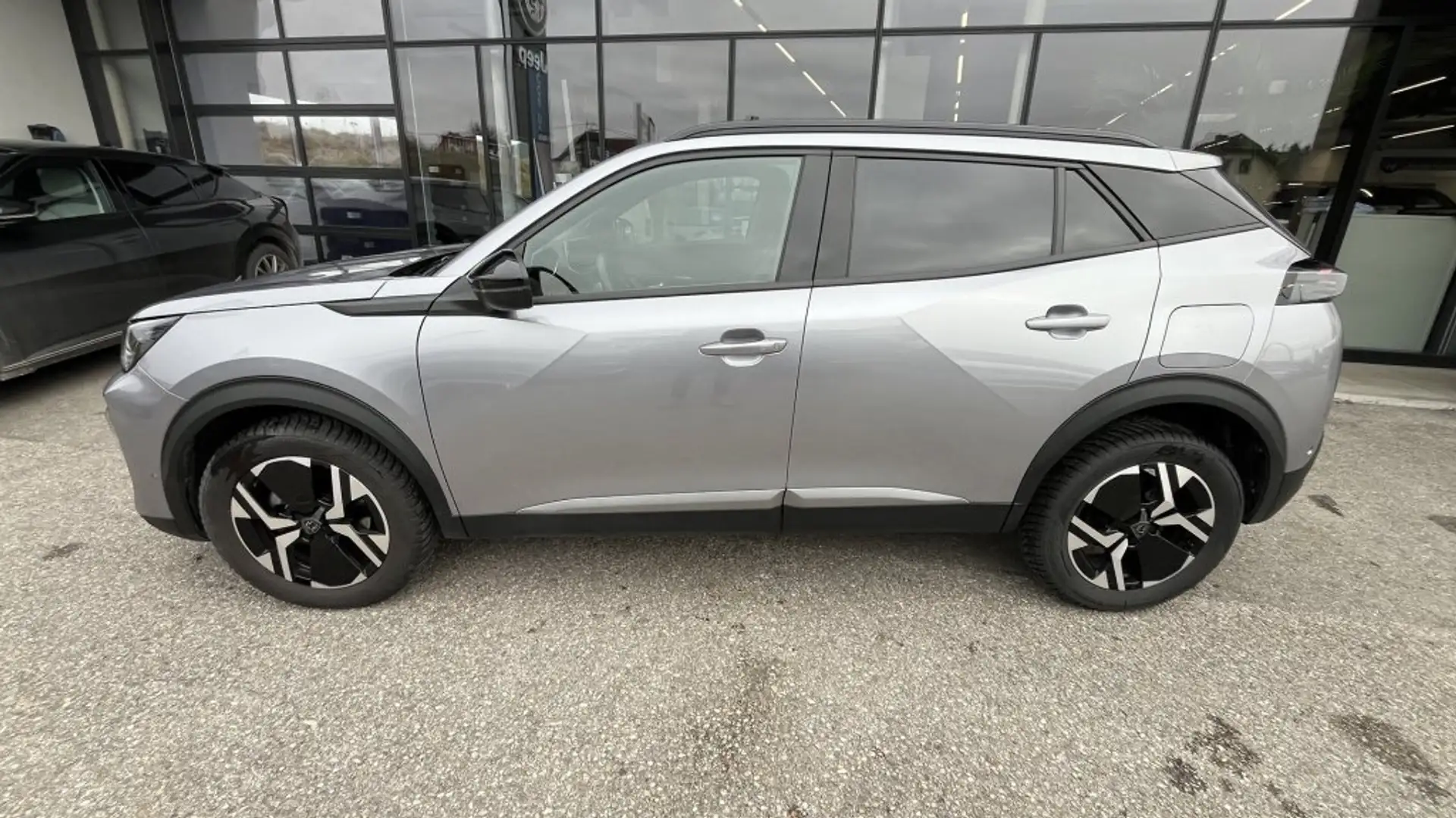 Peugeot 2008 PureTech 100 S&S Allure 6-Gang-Manuell Grau - 2