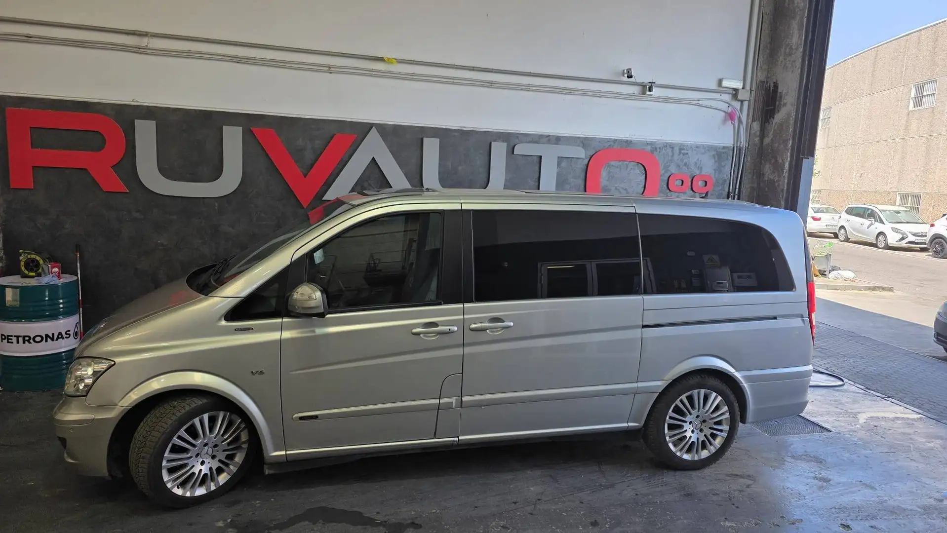 Mercedes-Benz Viano Viano 3.0CDI Ambiente Extralargo Aut. Ambiente Gris - 1