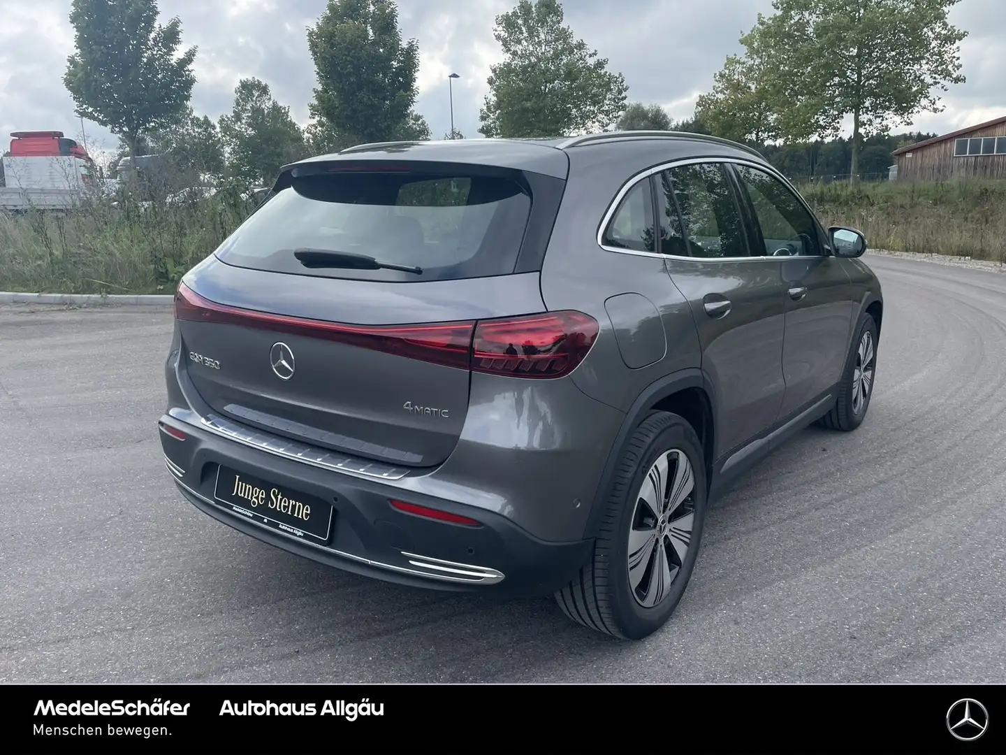 Mercedes-Benz EQA 350 EQA 350 4M Progressive 18" Distronic Kamera LED Grau - 2