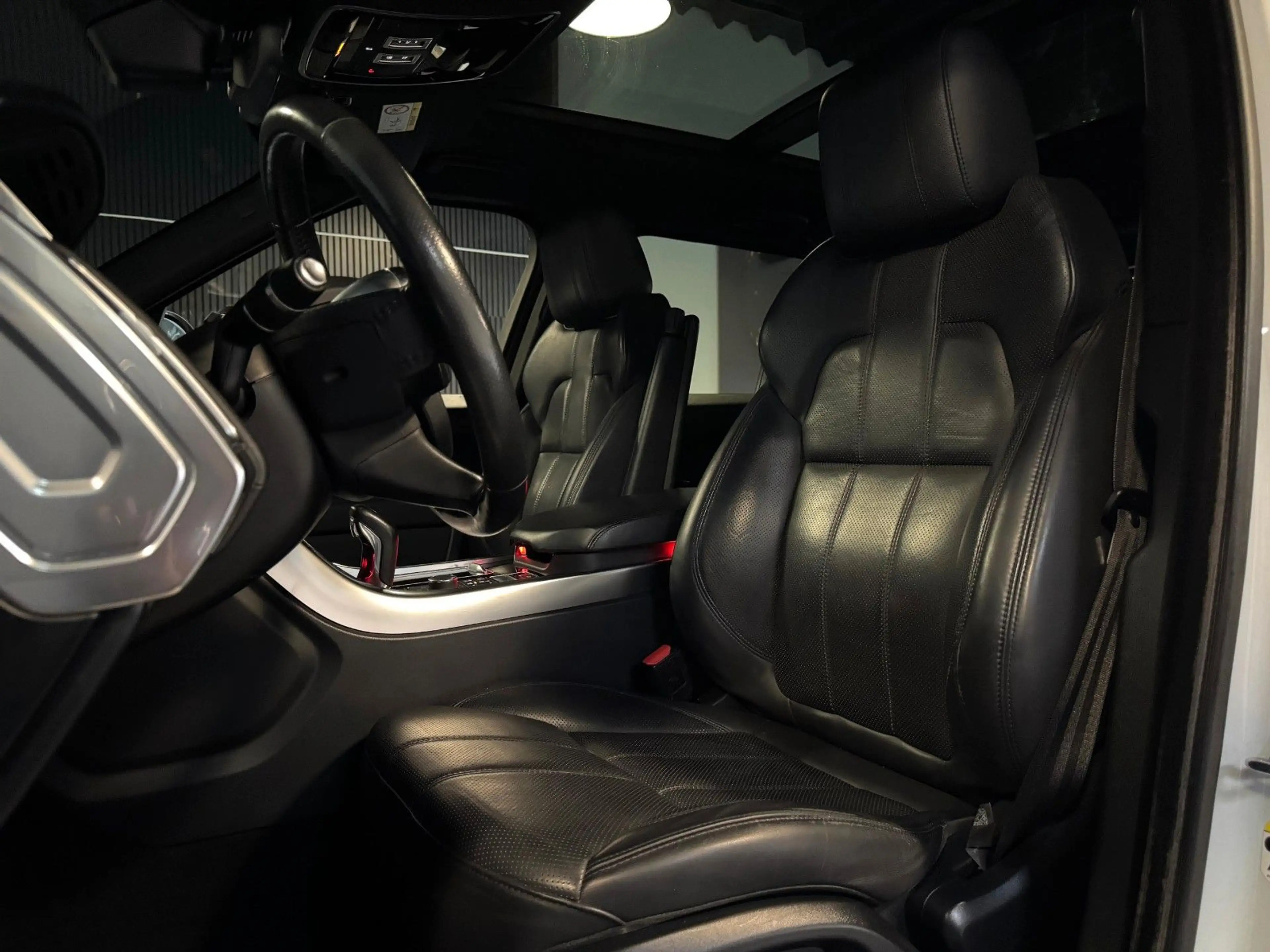 Land Rover Range Rover Sport HSE / Panorama+Meridan+AHK — photo 15