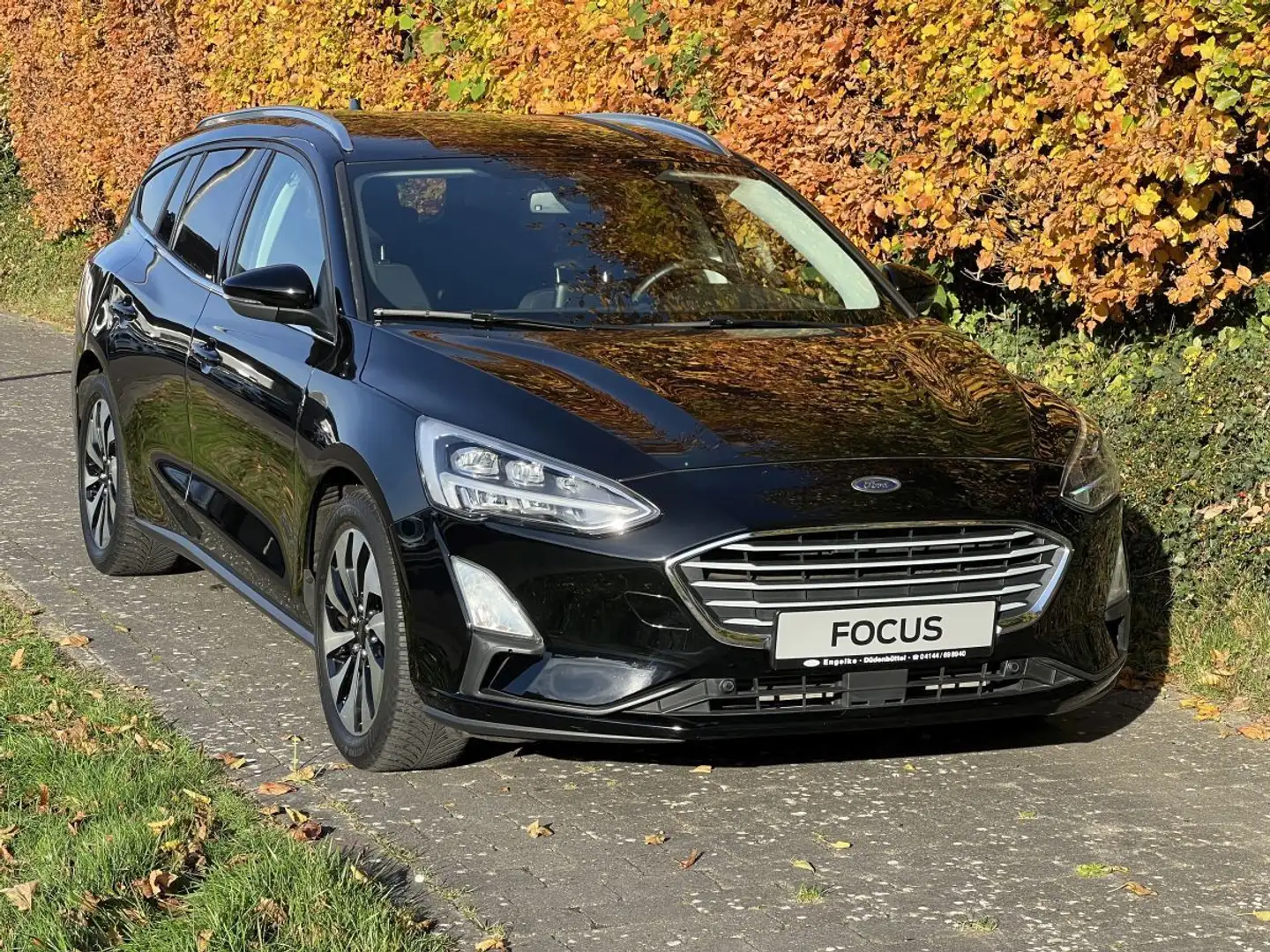 Ford Focus Turnier Cool & Connect *sehr gepflegt* Schwarz - 2