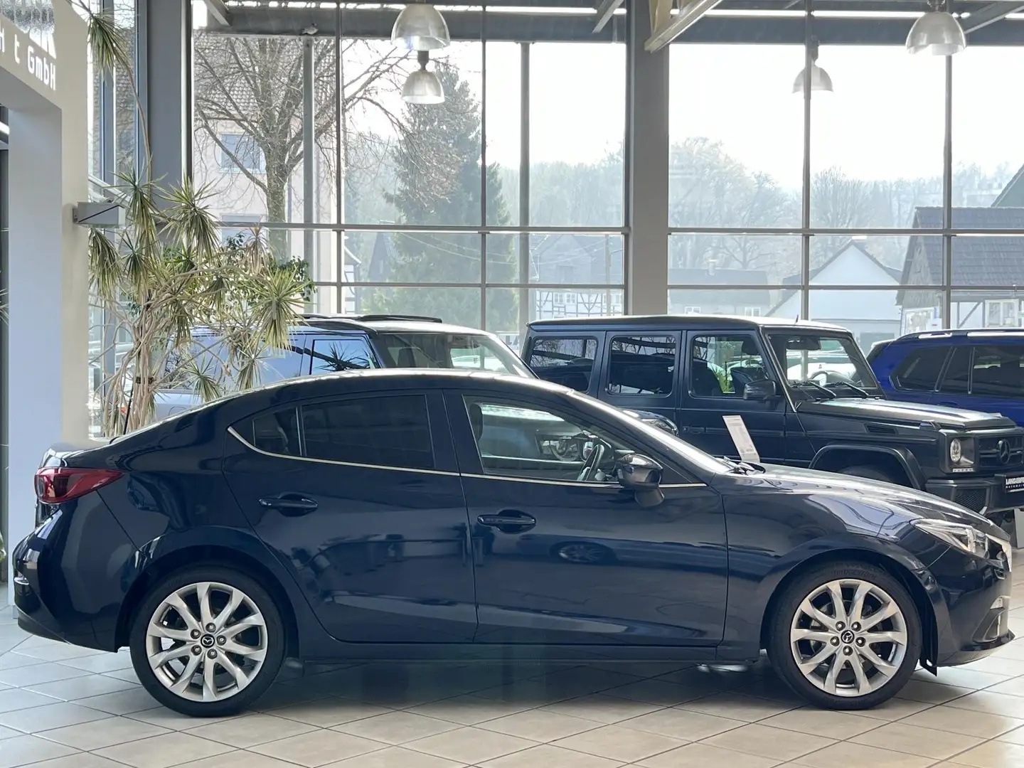 Mazda 3 3 2.2 SKYACTIV-D 150 Sports-Line*TPM*PDC*SHZ*BT* Blau - 2