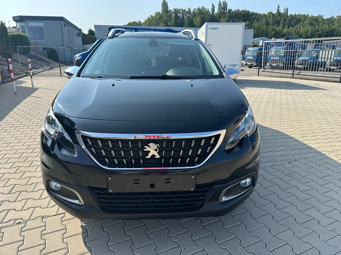 Peugeot 2008 Style EURO 6 Navi Schwarz - 1