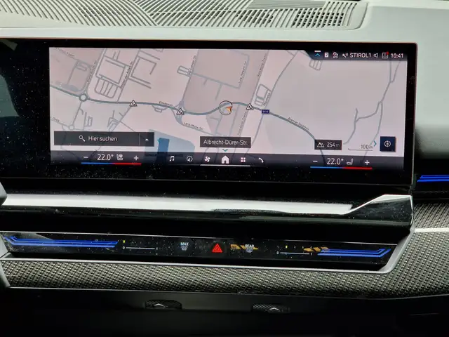 BMW 5 Series view 13
