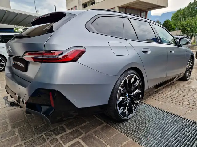 BMW 5 Series view 3