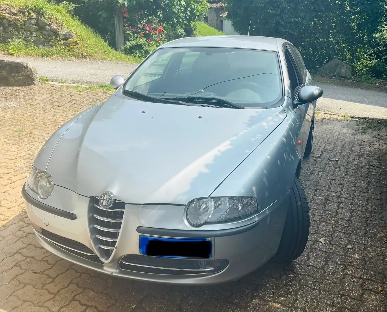 Alfa Romeo 147 147 I 2000 5p 1.9 jtd mjt Distinctive 140cv Szary - 1