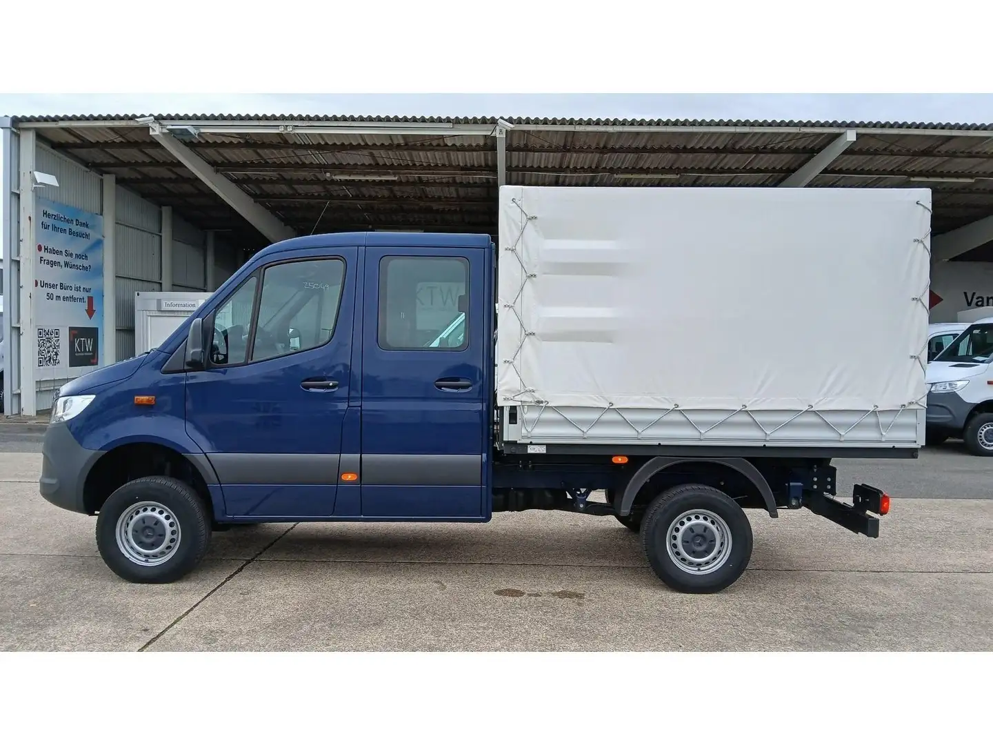 Mercedes-Benz Sprinter 319 CDI 4x4 DoKa Pritsche Plane 9G MBUX Blau - 2
