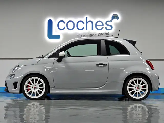 Abarth 595 view 2